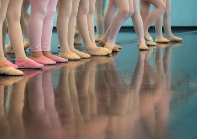 バレエスクールで十日市場から通う生徒も多い【バレエスタジオファイブ】は初心者に人気